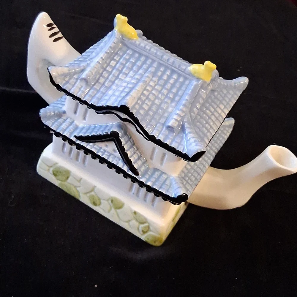 Japanese-style Pagoda one-cup china teapot
